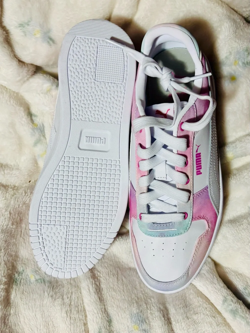 Nike Women's White Sneakers with Pink Tie-Dye Accents New w/out tags